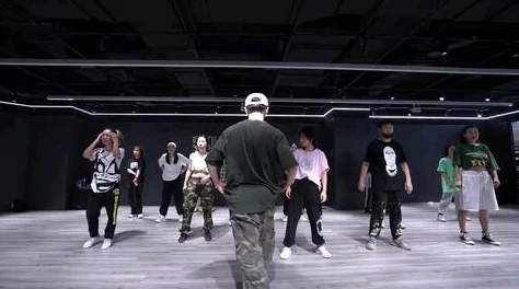 男hiphop老师教的好吗2025爆款AI编舞零基础速成街舞大神