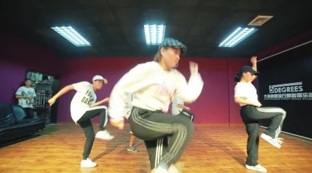 男hiphop老师教的好吗2025爆款AI编舞零基础速成街舞大神