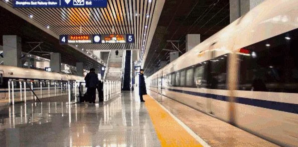2025年热门地铁逃生游戏地图对比：哪个图更新后更好玩儿？